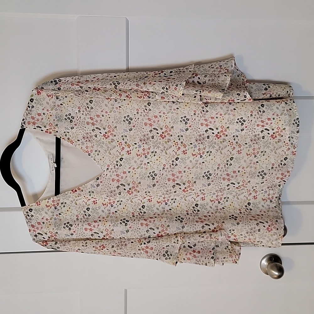 Women's Floral V-Neck Blouse in Cream